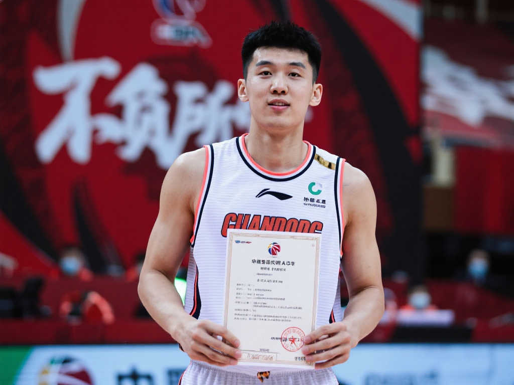 广东遗憾错失，贝兹利闪电签约新东家，合同细节公开，已火速报到