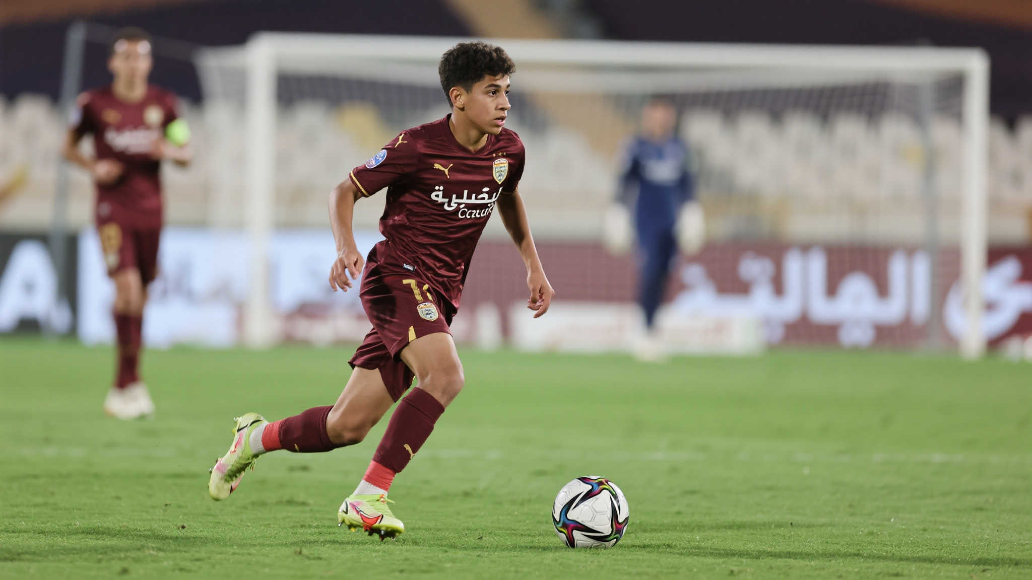 不少专业人士指出，在揭幕阶段派遣新人上场并非贸然决